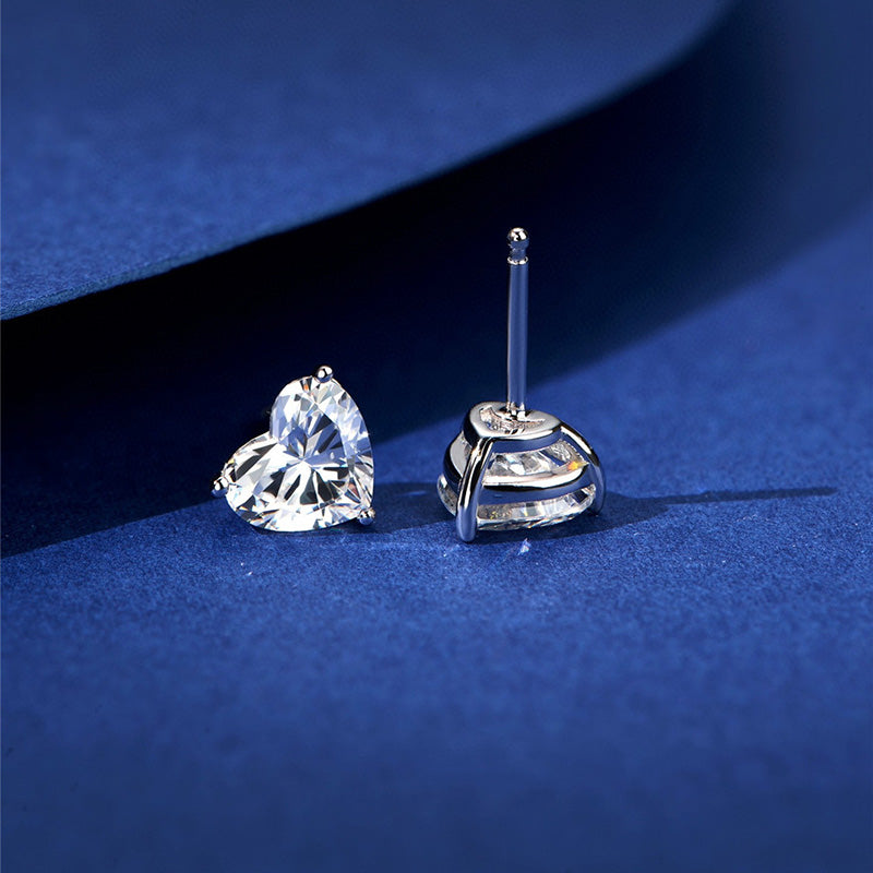 1.25 Ct Heart Shaped Simulated Diamond Women's Stud Earrings In Sterling Silver
