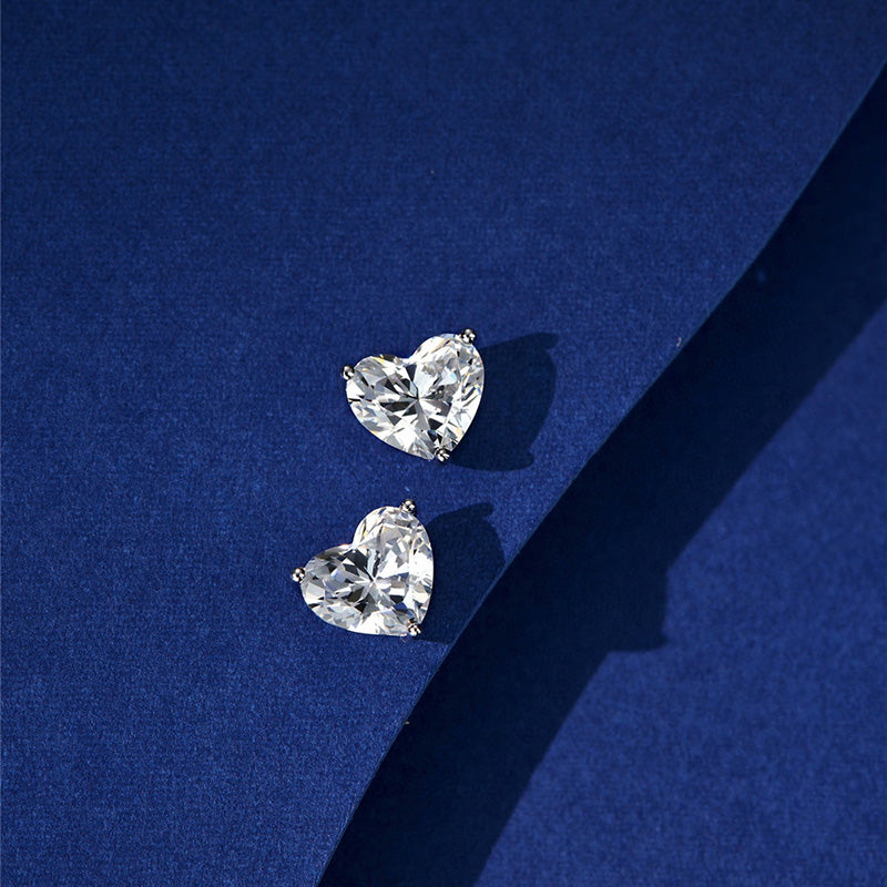 1.25 Ct Heart Shaped Simulated Diamond Women's Stud Earrings In Sterling Silver