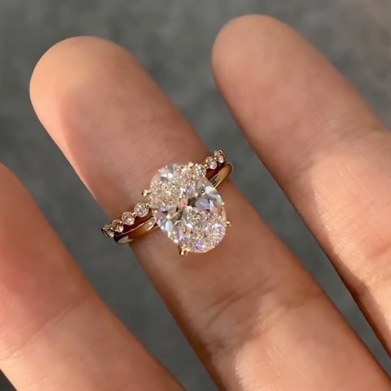 Solitaire 5.5Ct Oval Cut Yellow Gold Wedding Ring Set With Round Cut Wedding Band