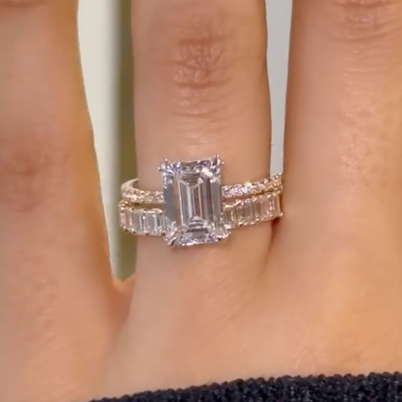 Ahabobo Luxurious Emerald Cut Wedding Ring Set In Sterling Silver