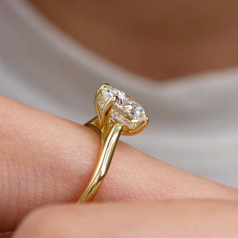 Ahabobo Moissanite 2.0 Carat Round Cut Promise Ring