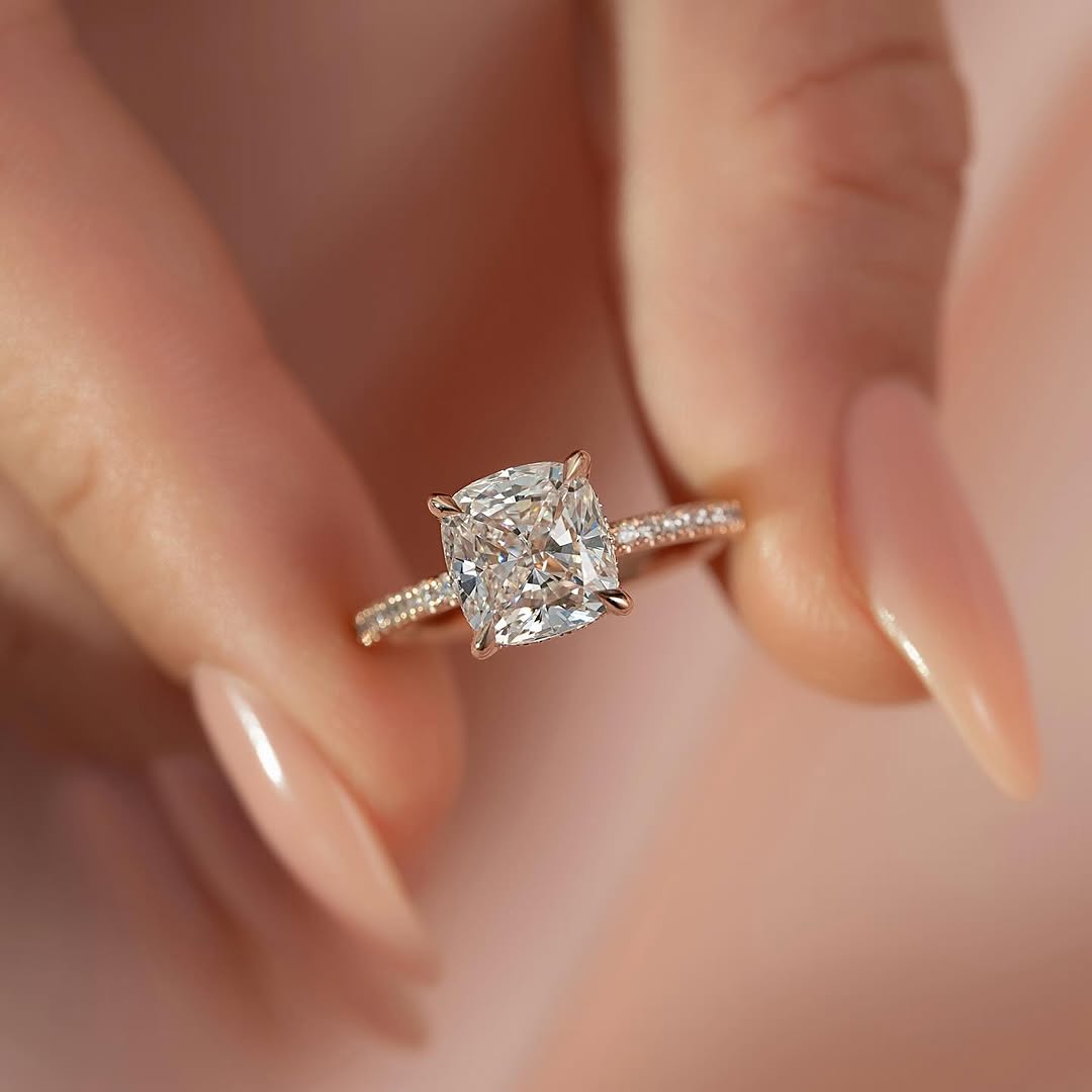 Ahabobo Classic 3.0Ct Cushion Cut Engagement Ring In Sterling Silver