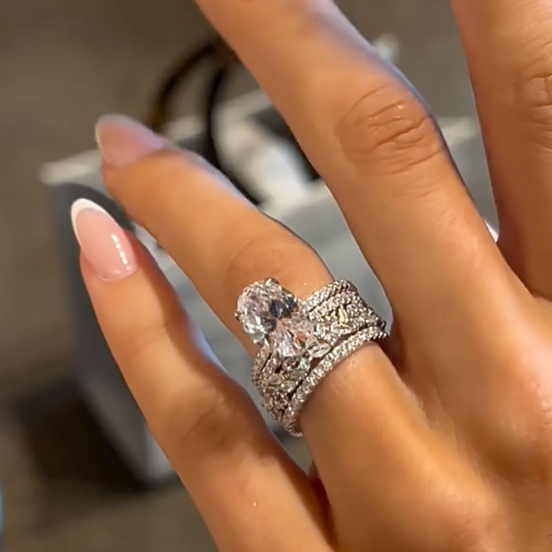 Ahabobo Precious Oval Cut 4PC Ring Set With Unique Wedding Bands