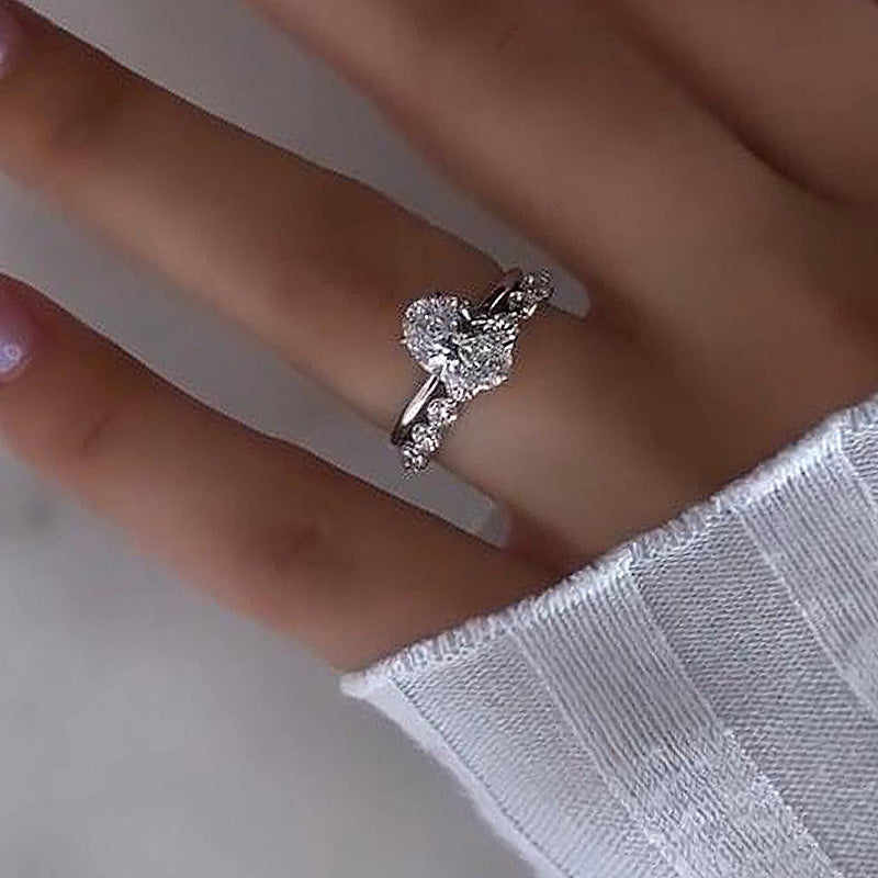 Elegant Oval Cut Wedding Ring Set For Women In Sterling Silver