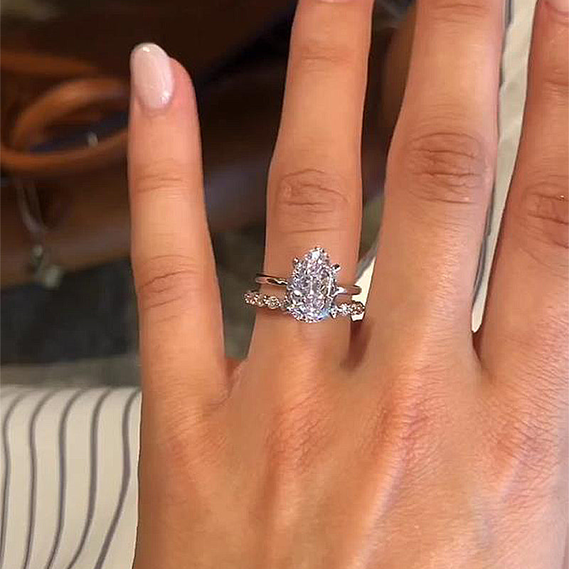 Fashion Pear Cut Wedding Ring Set For Women In Sterling Silver