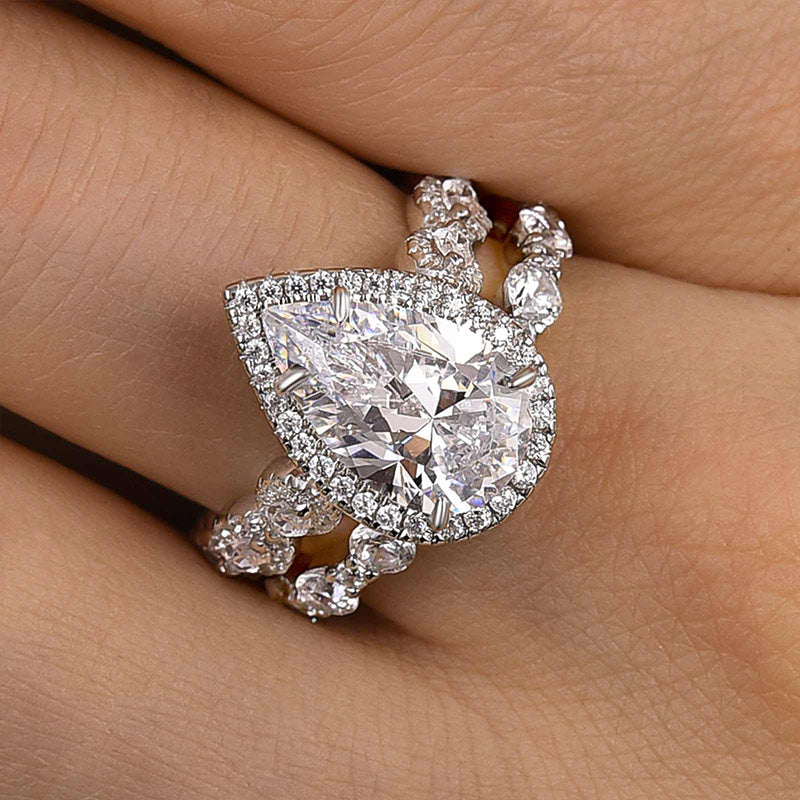 Ahabobo Noble Halo Pear Cut Wedding Set