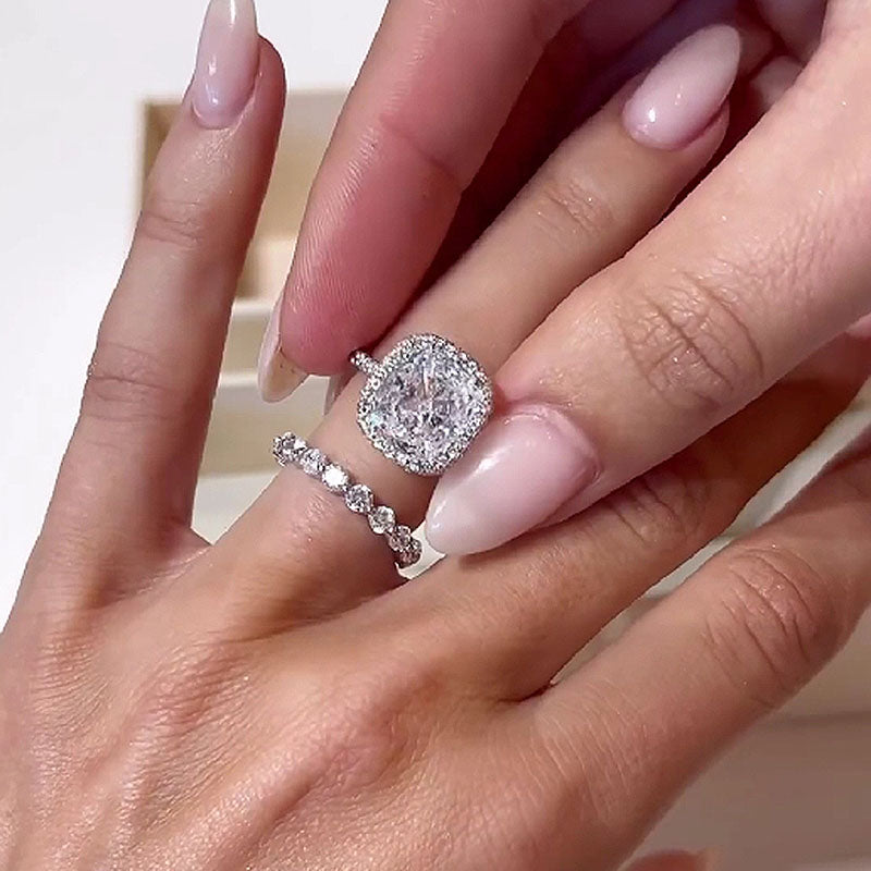 Ahabobo Shining Cushion Cut Wedding Set