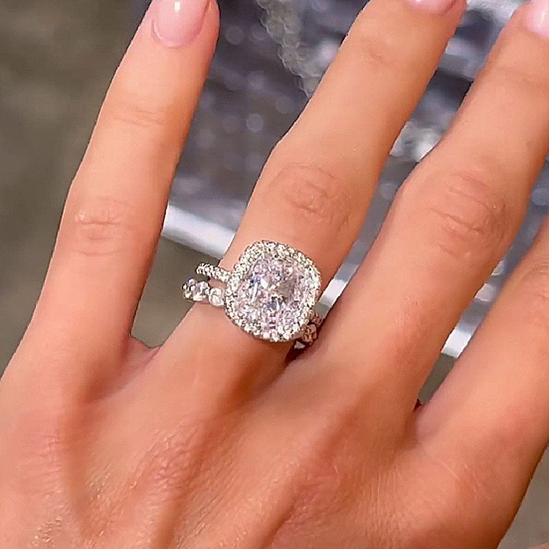 Ahabobo Shining Cushion Cut Wedding Set