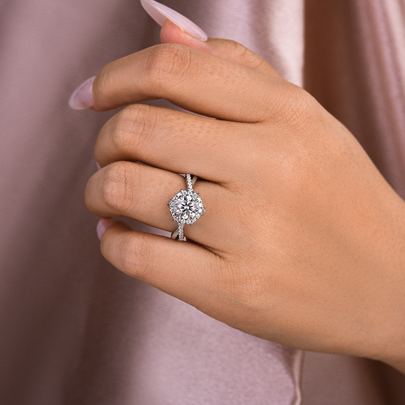 Ahabobo Moissanite Noble 1.0 Carat Halo Round Cut Engagement Ring