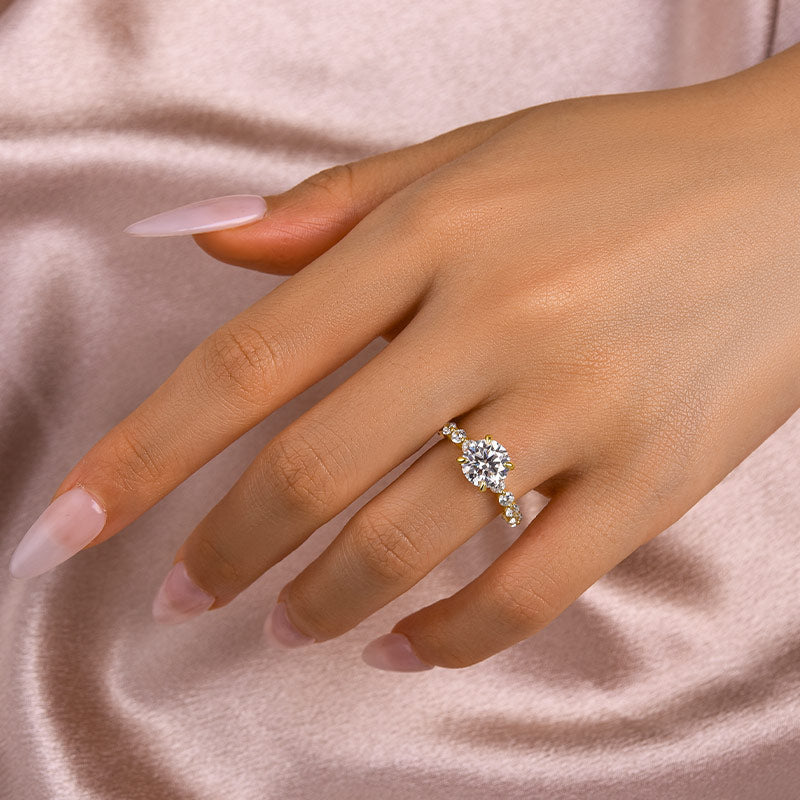 Ahabobo Moissanite 2.0 Carat Round Cut Engagement Ring In Sterling Silver