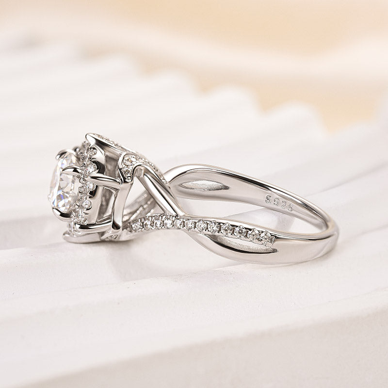 Ahabobo Moissanite Noble 1.0 Carat Halo Round Cut Engagement Ring