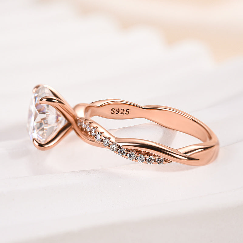 Ahabobo Twist Moissanite 2.0 Carat Round Cut Promise Ring