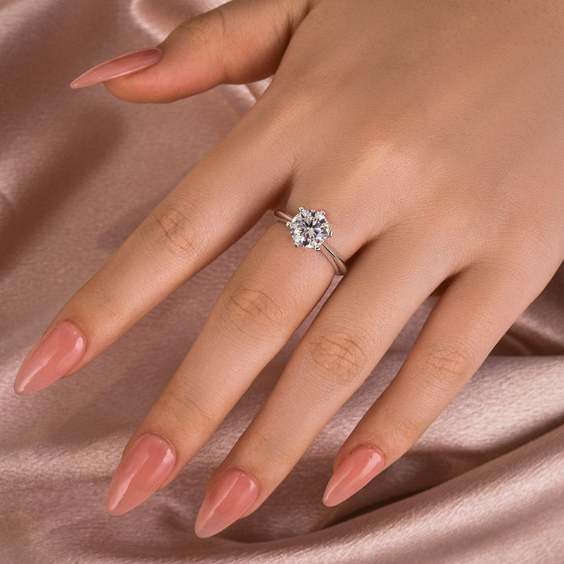 Moissanite Classic 2.0 Carat Round Cut Engagement Ring