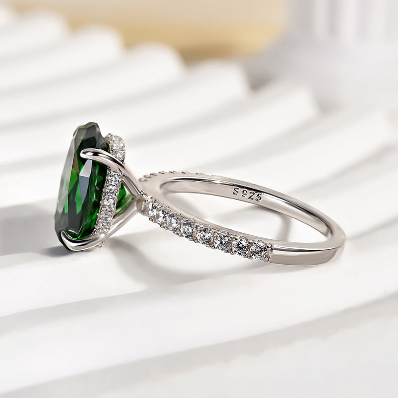 Classic Oval Cut Emerald Green Simulated Diamond Engagement Ring