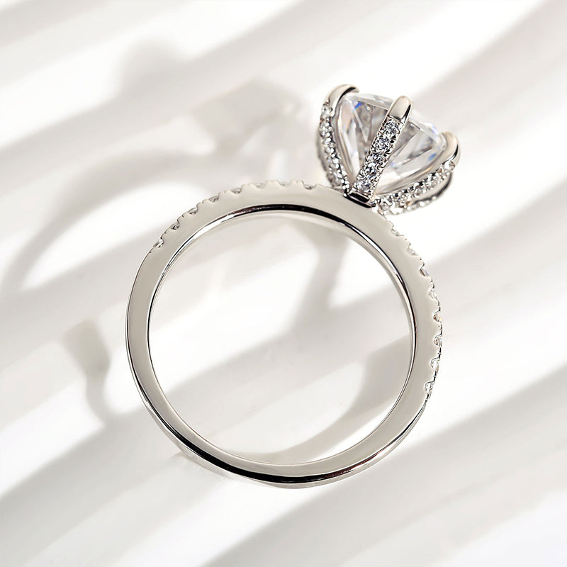 Classic 6 Prong Round Cut Simulated Diamonds Engagement Ring In Sterling Silver