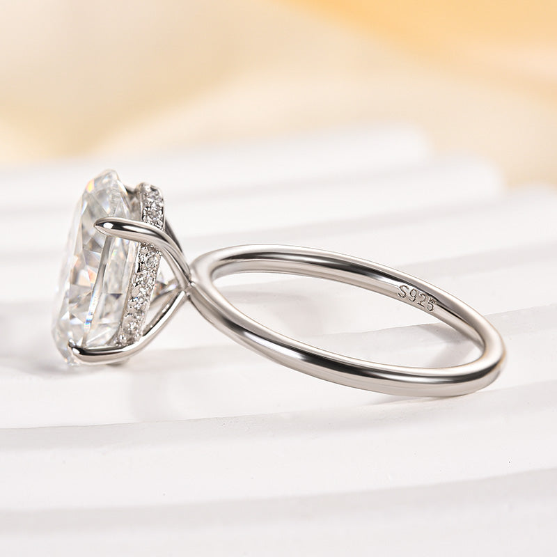 Ahabobo Classic Moissanite 4.0 Carat Oval Cut Engagement Ring