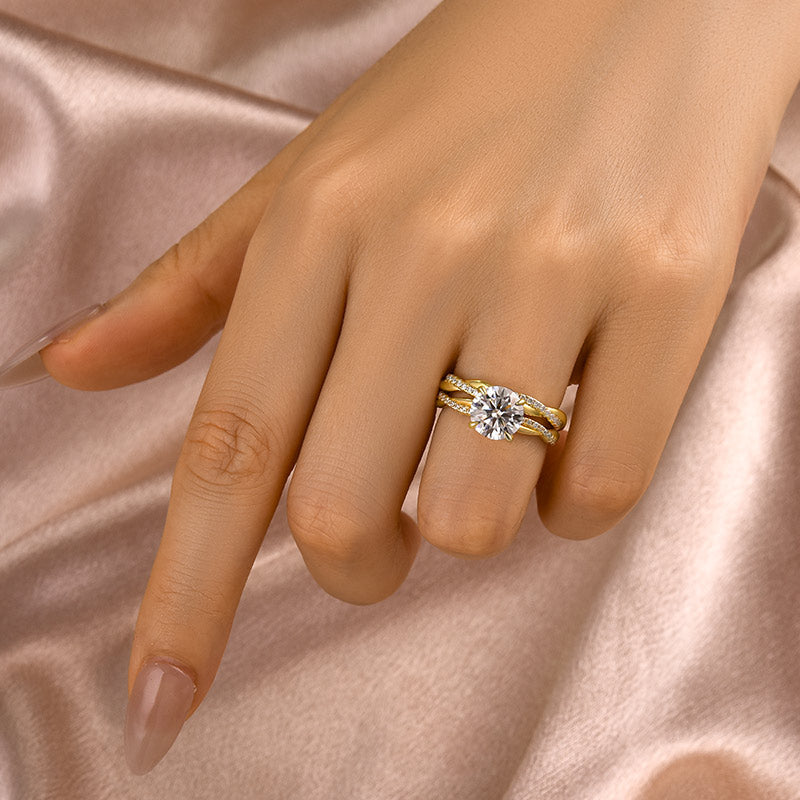 Ahabobo Moissanite Twist 2.0 Carat Round Cut Wedding Ring Set In Sterling Silver