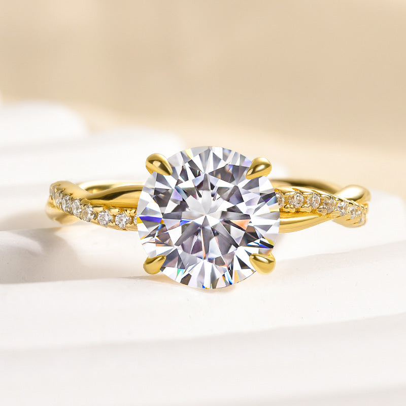 Ahabobo Twist Moissanite 2.0 Carat Round Cut Promise Ring
