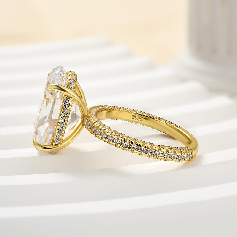 Excellent Oval Cut Sona Simulated Diamond Engagement Ring