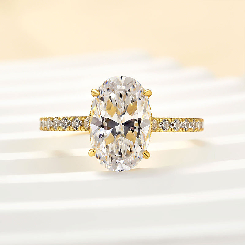 Ahabobo Attractive Oval Cut Engagement Ring