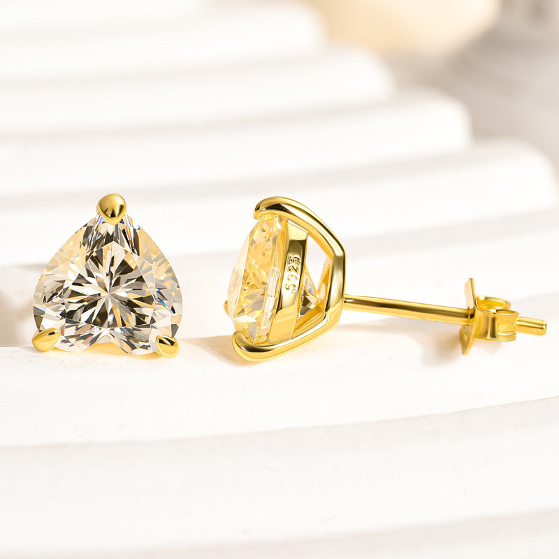1.25 Ct Heart Shaped Simulated Diamond Women's Stud Earrings In Sterling Silver