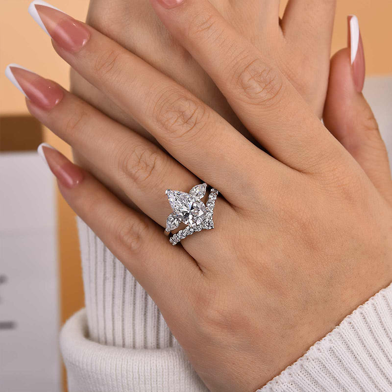 Gorgeous Pear Cut Three Stone Wedding Ring Set