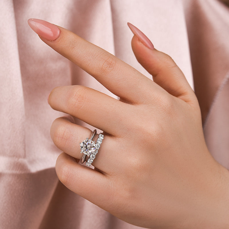 Moissanite 2.0 Carat Round Cut Wedding Ring Set For Women