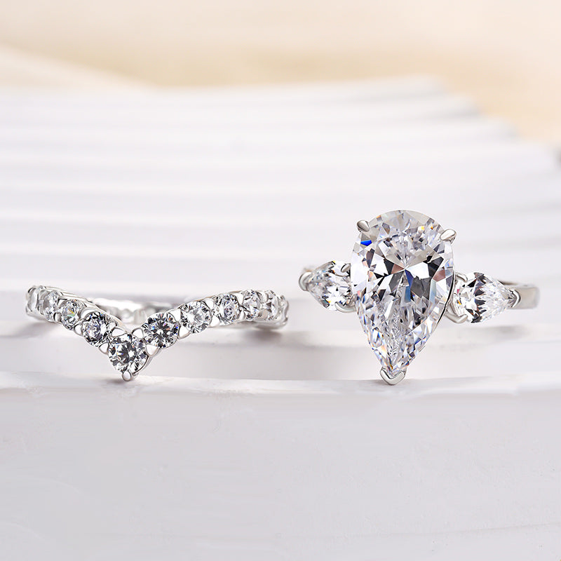 Gorgeous Pear Cut Three Stone Wedding Ring Set