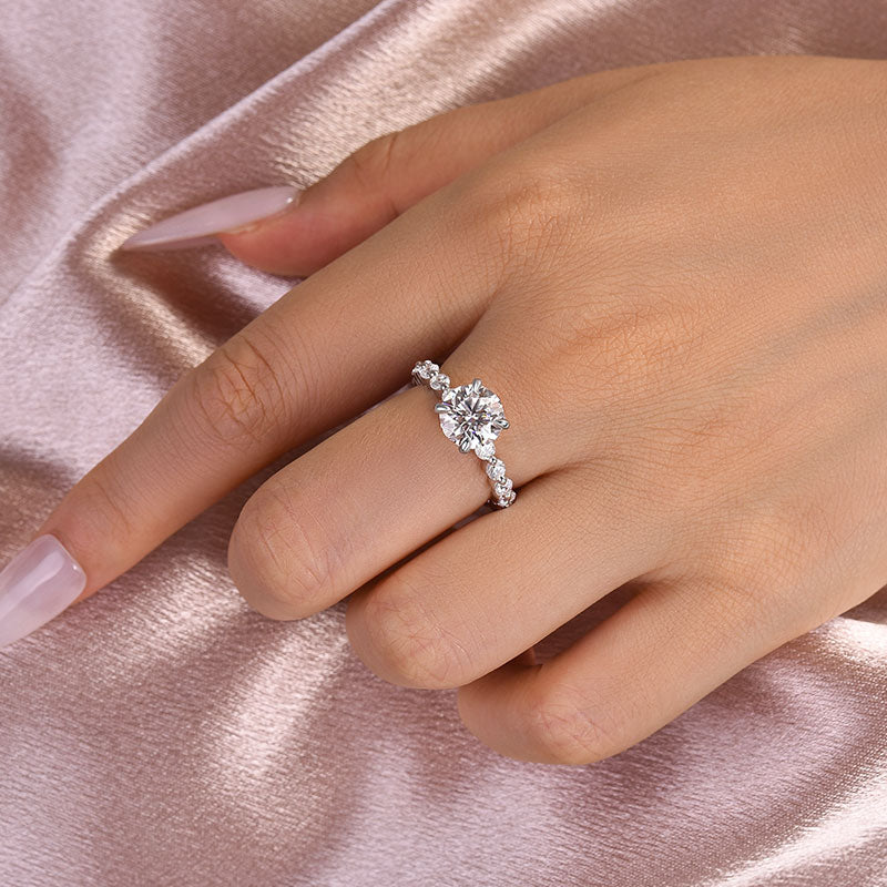 Ahabobo Moissanite 2.0 Carat Round Cut Engagement Ring In Sterling Silver