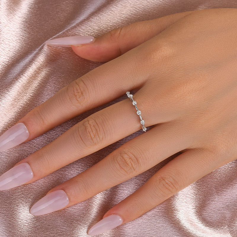 Ahabobo Moissanite 0.2 Ct Round Cut Women's Wedding Band