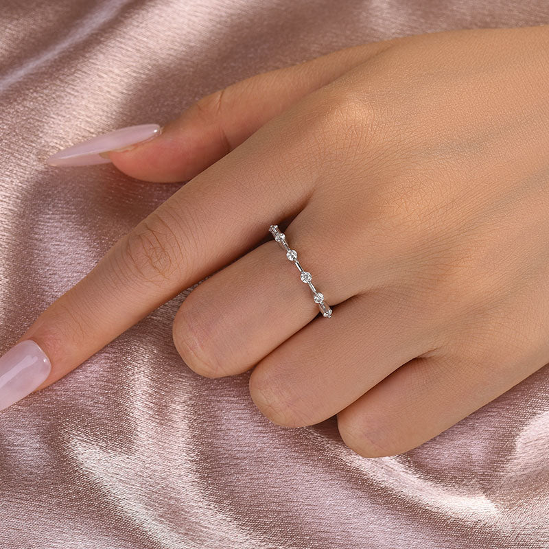 Ahabobo Moissanite 0.2 Ct Round Cut Women's Wedding Band