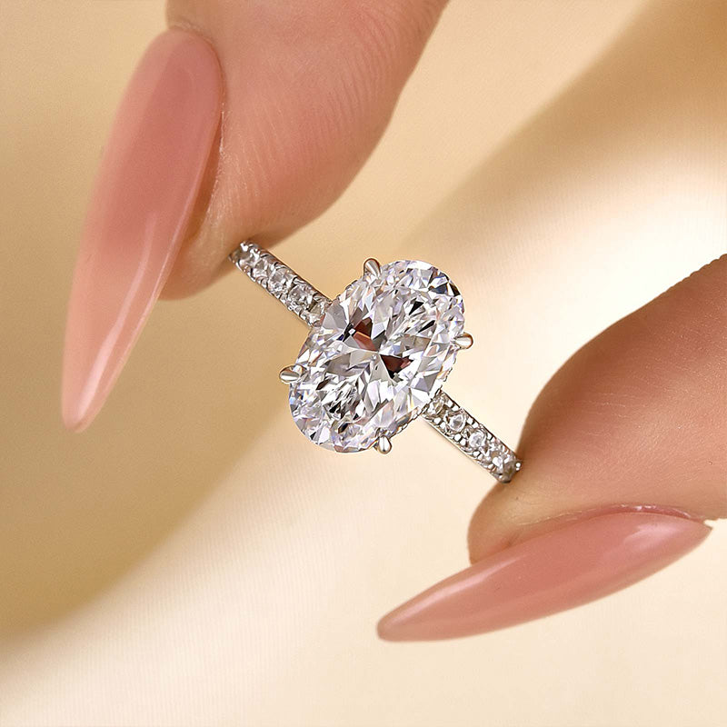 Ahabobo Attractive Oval Cut Engagement Ring