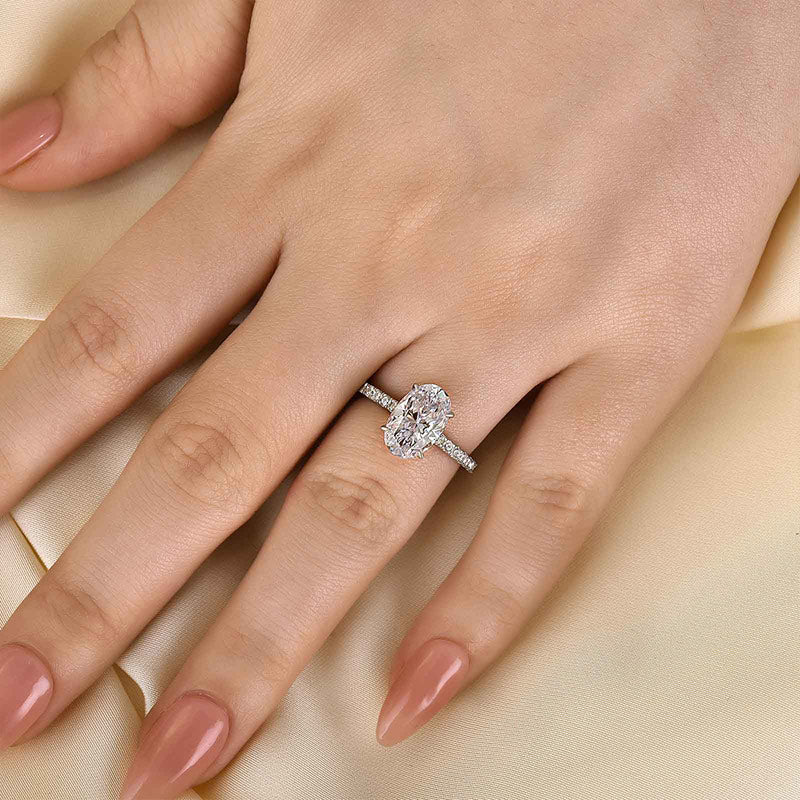 Ahabobo Attractive Oval Cut Engagement Ring