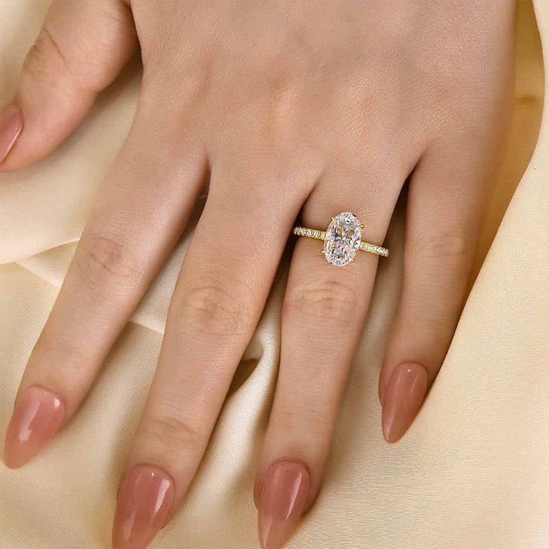 Ahabobo Attractive Oval Cut Engagement Ring