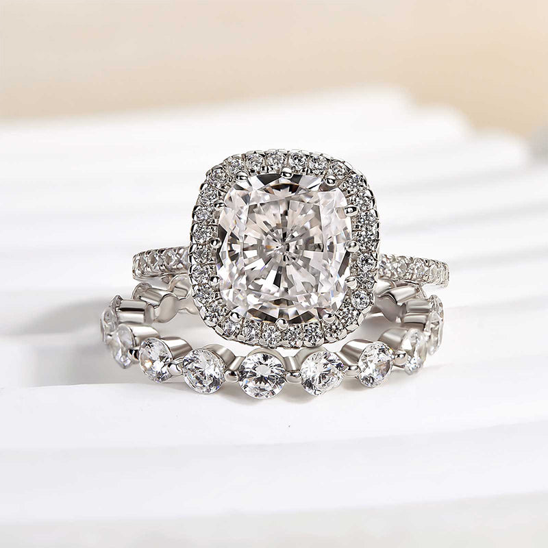 Ahabobo Shining Cushion Cut Wedding Set