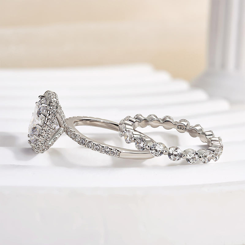 Ahabobo Shining Cushion Cut Wedding Set