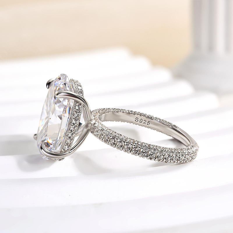 Excellent Oval Cut Sona Simulated Diamond Engagement Ring