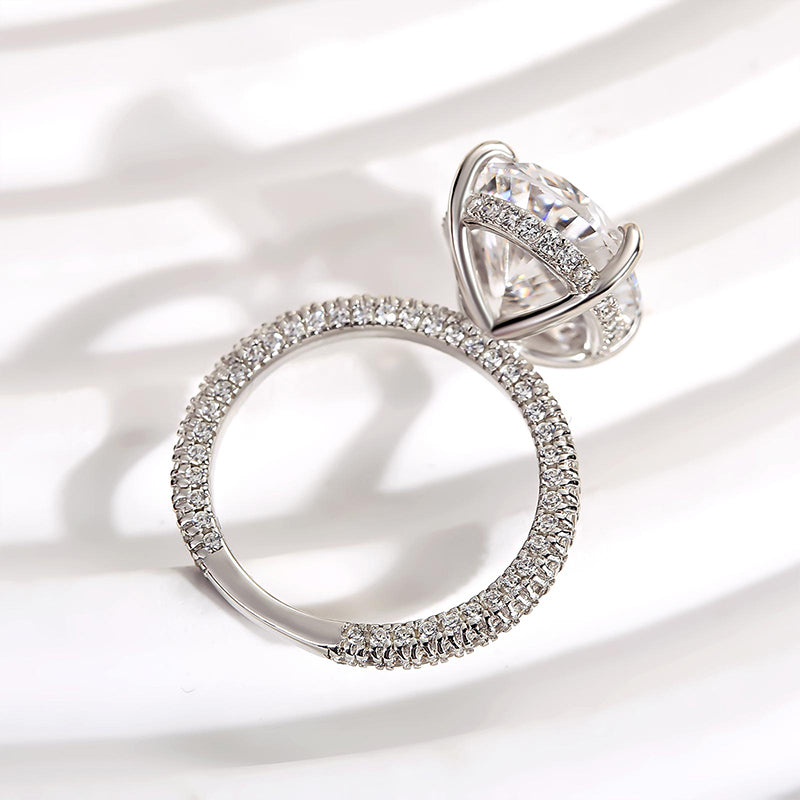 Excellent Oval Cut Sona Simulated Diamond Engagement Ring