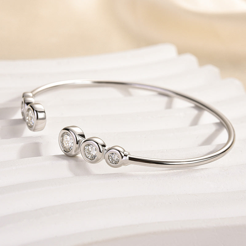 Ahabobo Moissanite Bezel Round Cut Open Bracelet