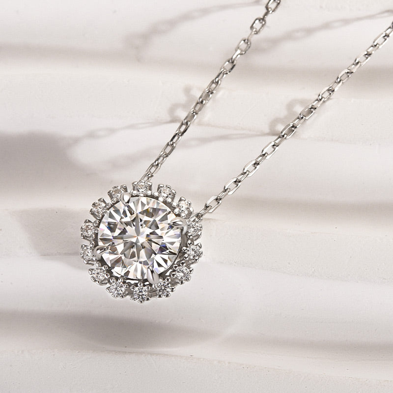 1.0 Ct Round Cut Moissanite Snowflake Pendant Female Necklace In Sterling Silver