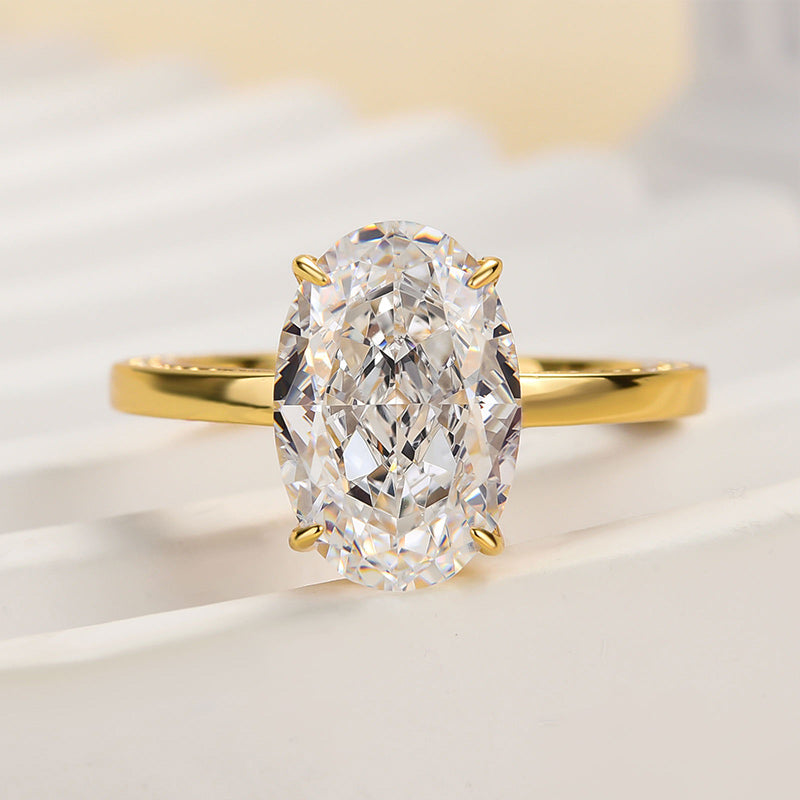 Luxury Yellow Gold Crushed Ice Oval Cut Engagement Ring