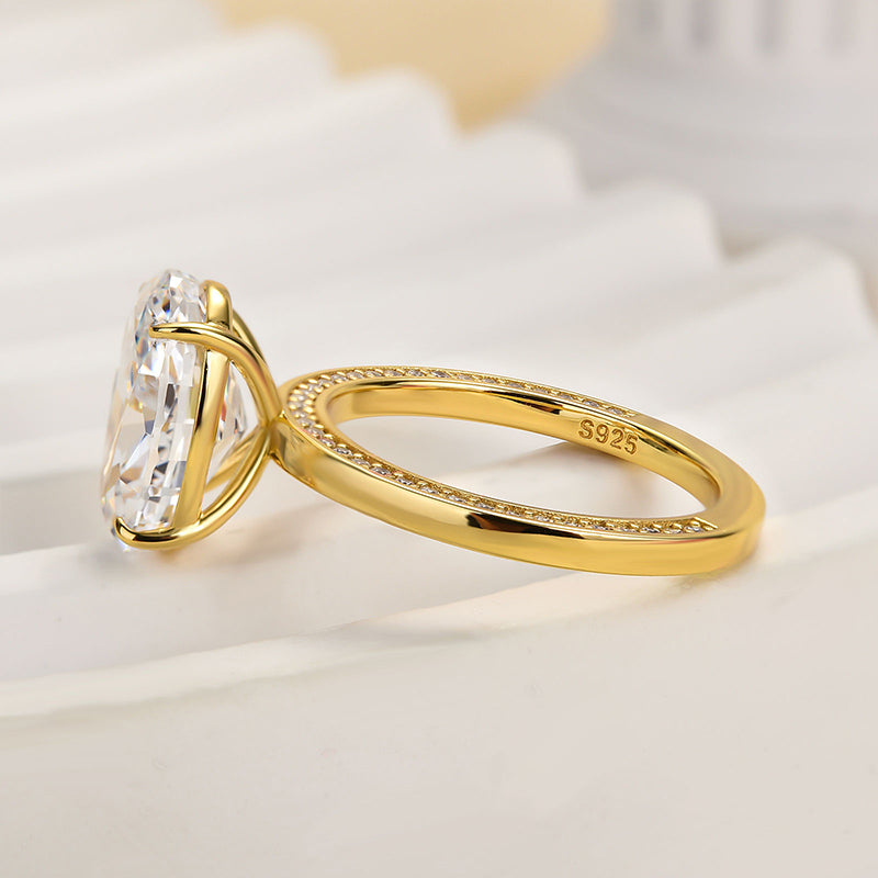 Luxury Yellow Gold Crushed Ice Oval Cut Engagement Ring