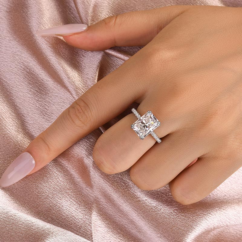 Elegant Radiant Cut Engagement Ring In Sterling Silver