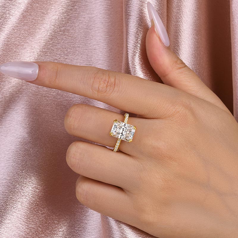 Elegant Radiant Cut Engagement Ring In Sterling Silver