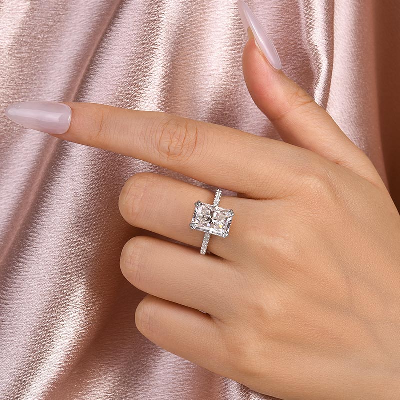 Elegant Radiant Cut Engagement Ring In Sterling Silver