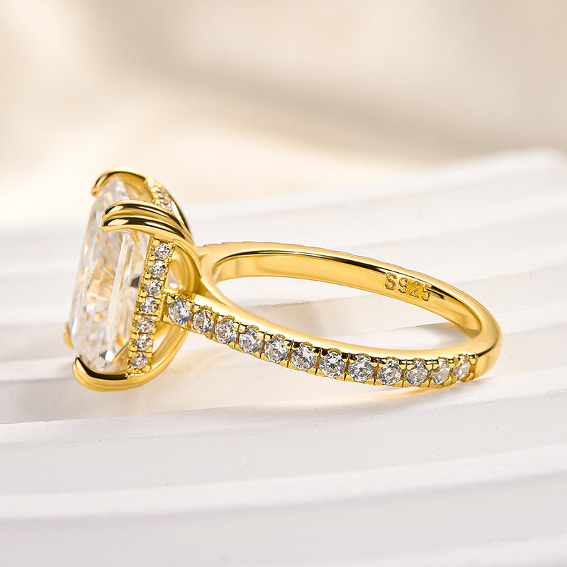 Elegant Radiant Cut Engagement Ring In Sterling Silver