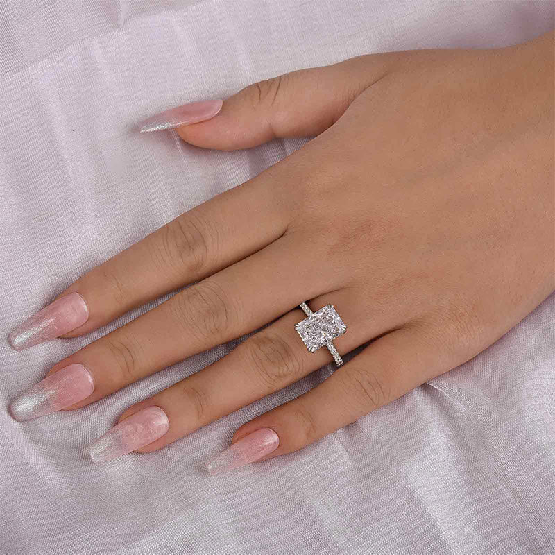 Elegant Radiant Cut Engagement Ring In Sterling Silver