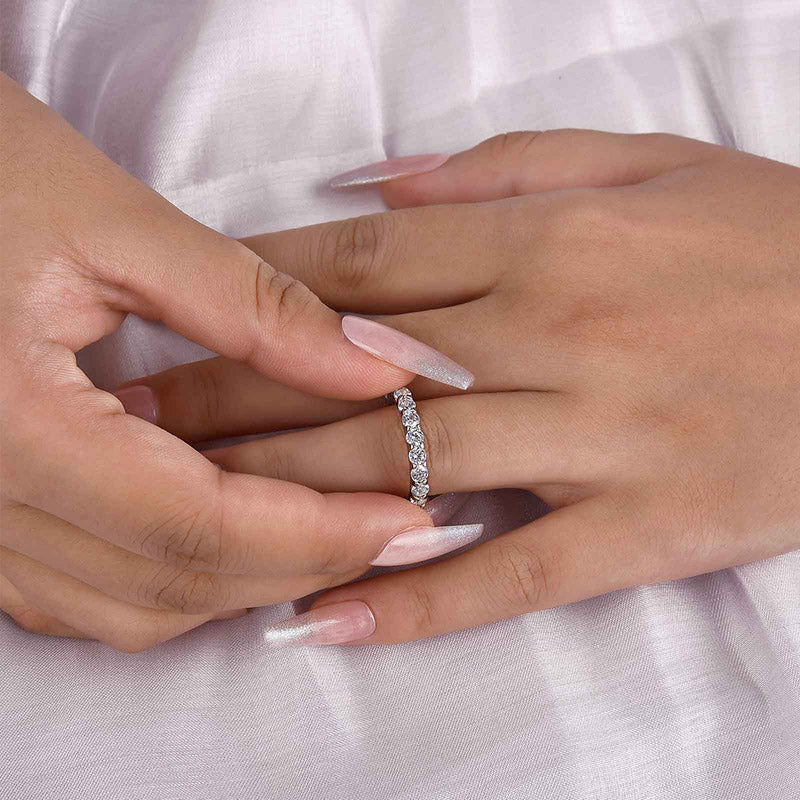 Classic Round Cut Women's Wedding Band In Sterling Silver