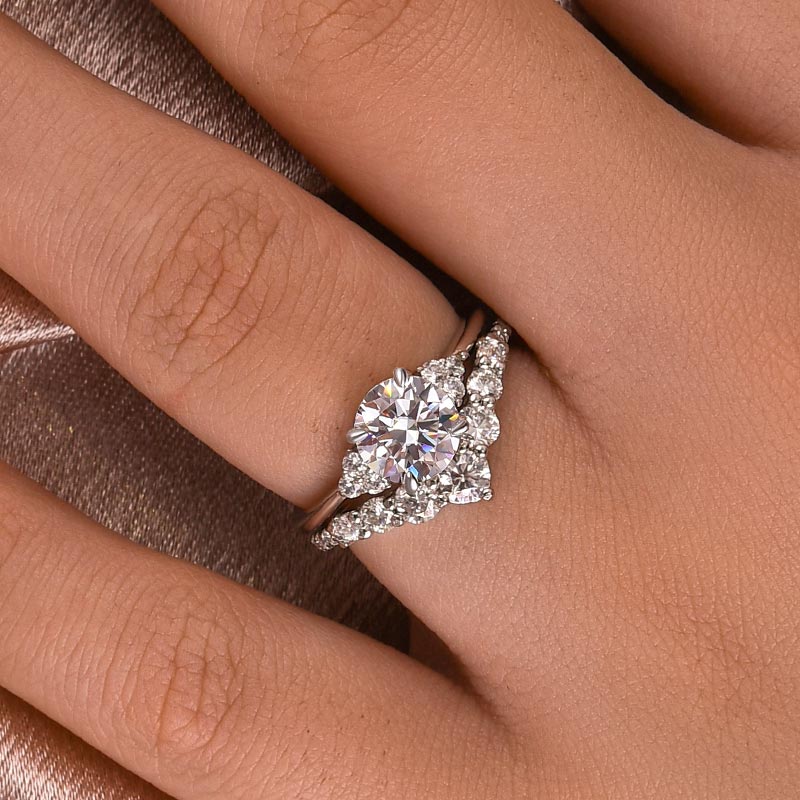 Ahabobo Classic Moissanite 1.2 CT Round Cut Wedding Ring Set With Curved Design Wedding Band