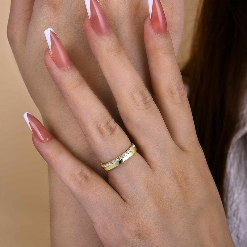 Fashion Yellow Gold Round Cut Wedding Band In Sterling Silver